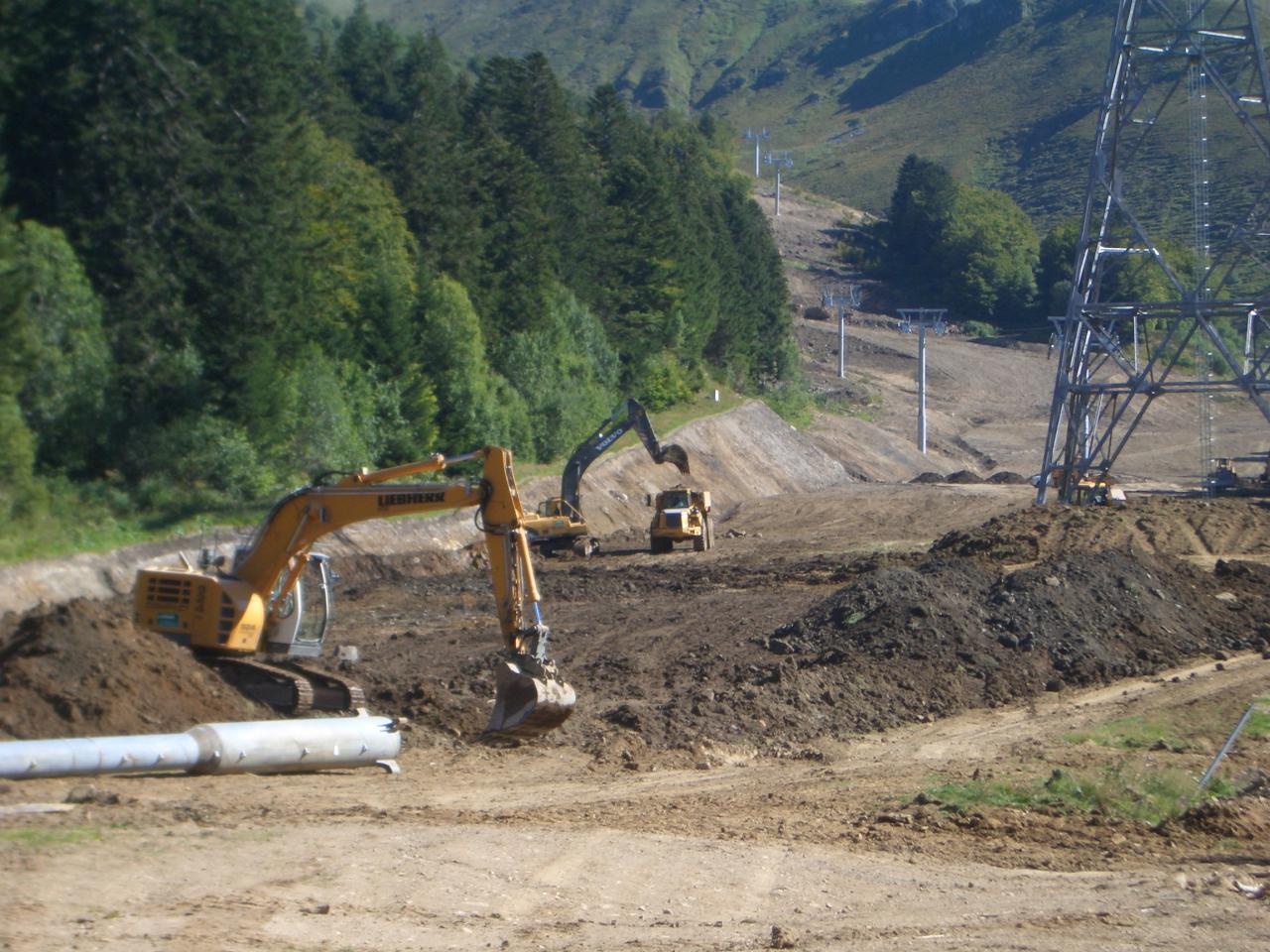 jeudi 4 sept : terrassement sur piste