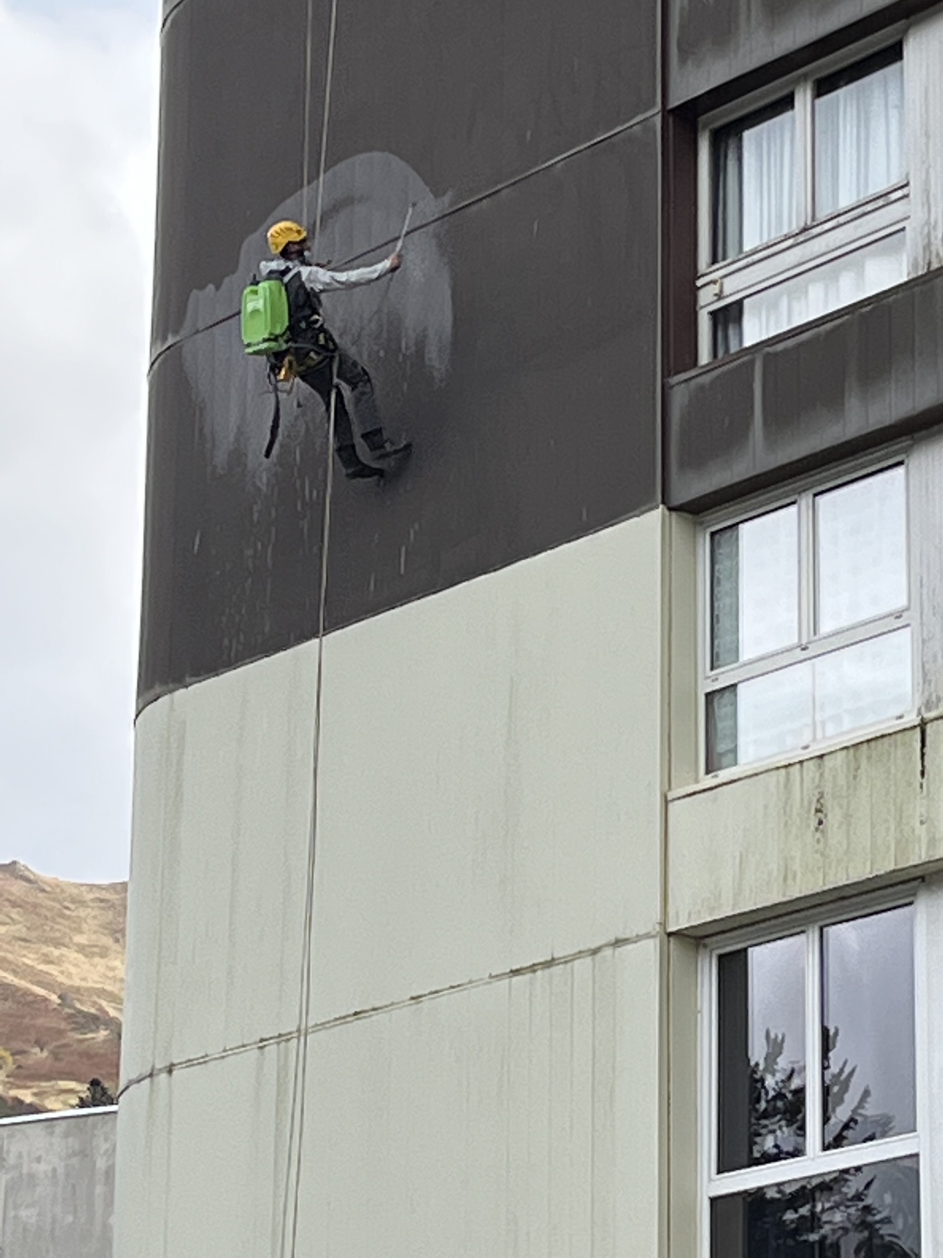 démoussage façade Nord le 11 octobre